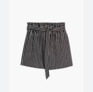 Jules and Leopold Size L Black and White High Waisted Shorts